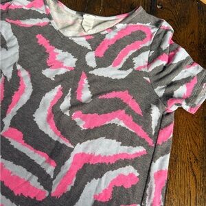 Luve Short Sleeve Top - Gray,‎ White & Pink Abstract Zebra Print L